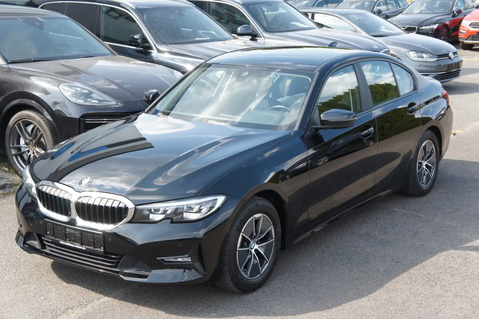 BMW 320 i Advantage Lim*NAV*LED*KAM*DAB*APP*LIVE* Noir - 1