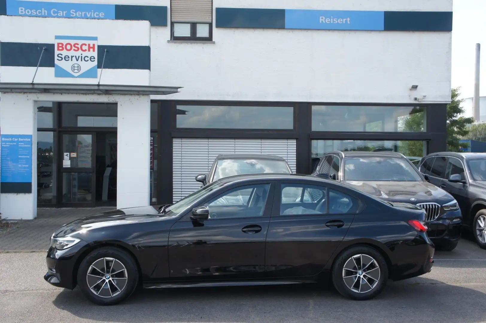 BMW 320 i Advantage Lim*NAV*LED*KAM*DAB*APP*LIVE* Noir - 2