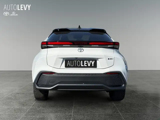 Toyota C-HR view 5