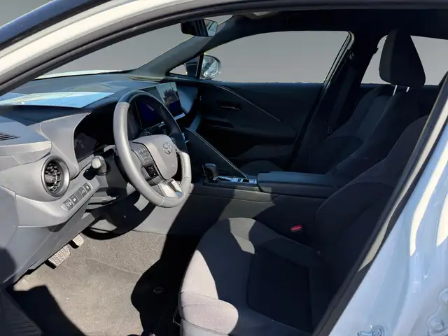 Toyota C-HR view 10