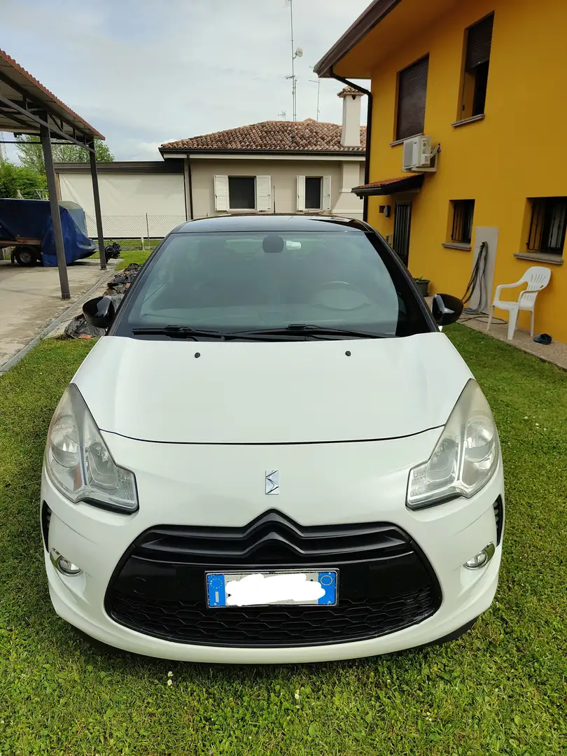 Citroen DS3 DS3 1.6 e-hdi airdream Sport Chic 110cv Blanc - 1