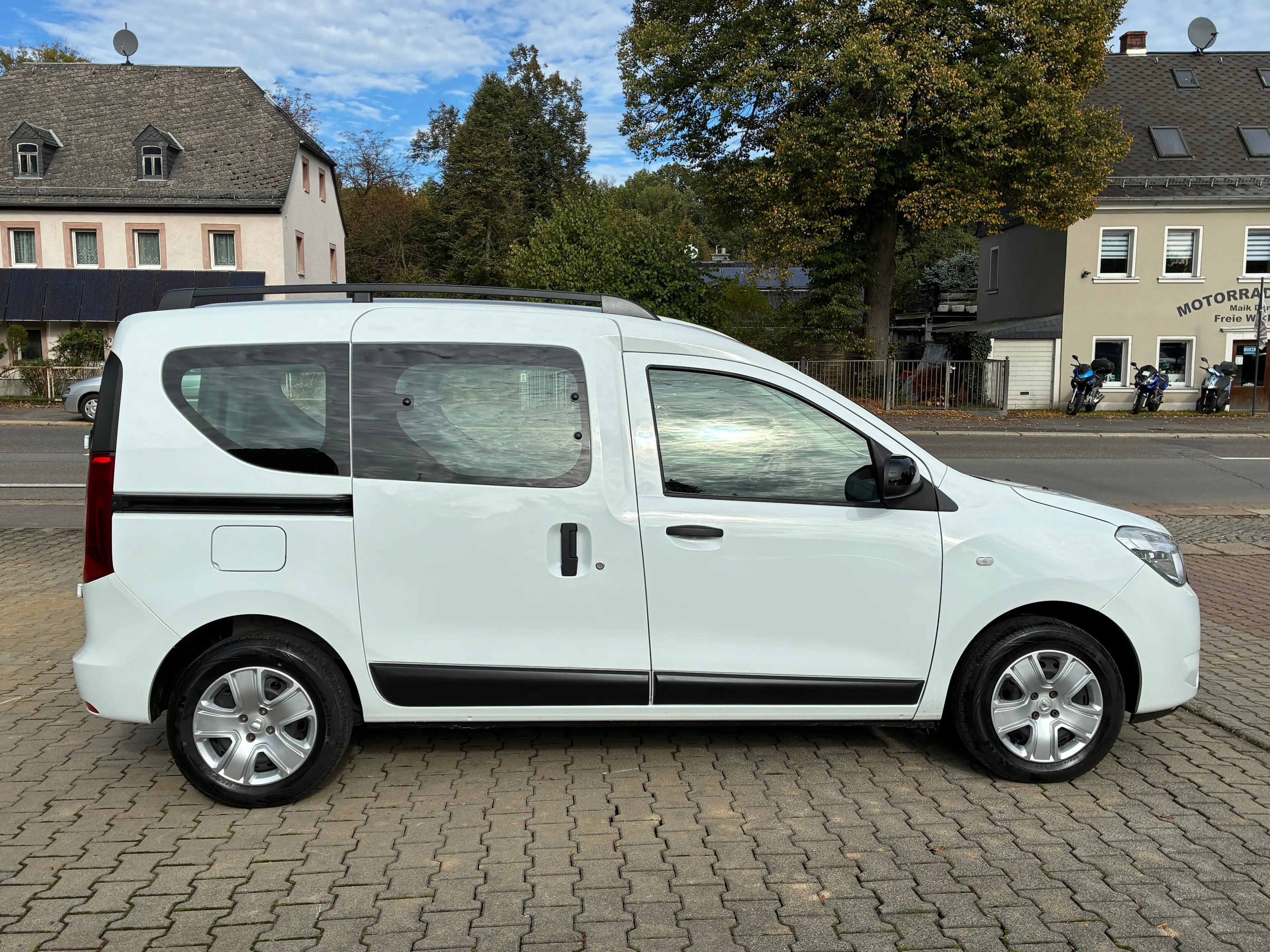 Dacia Dokker Comfort / 1. Hand / org. 27000 km / MwSt. ausweisbar — photo 4