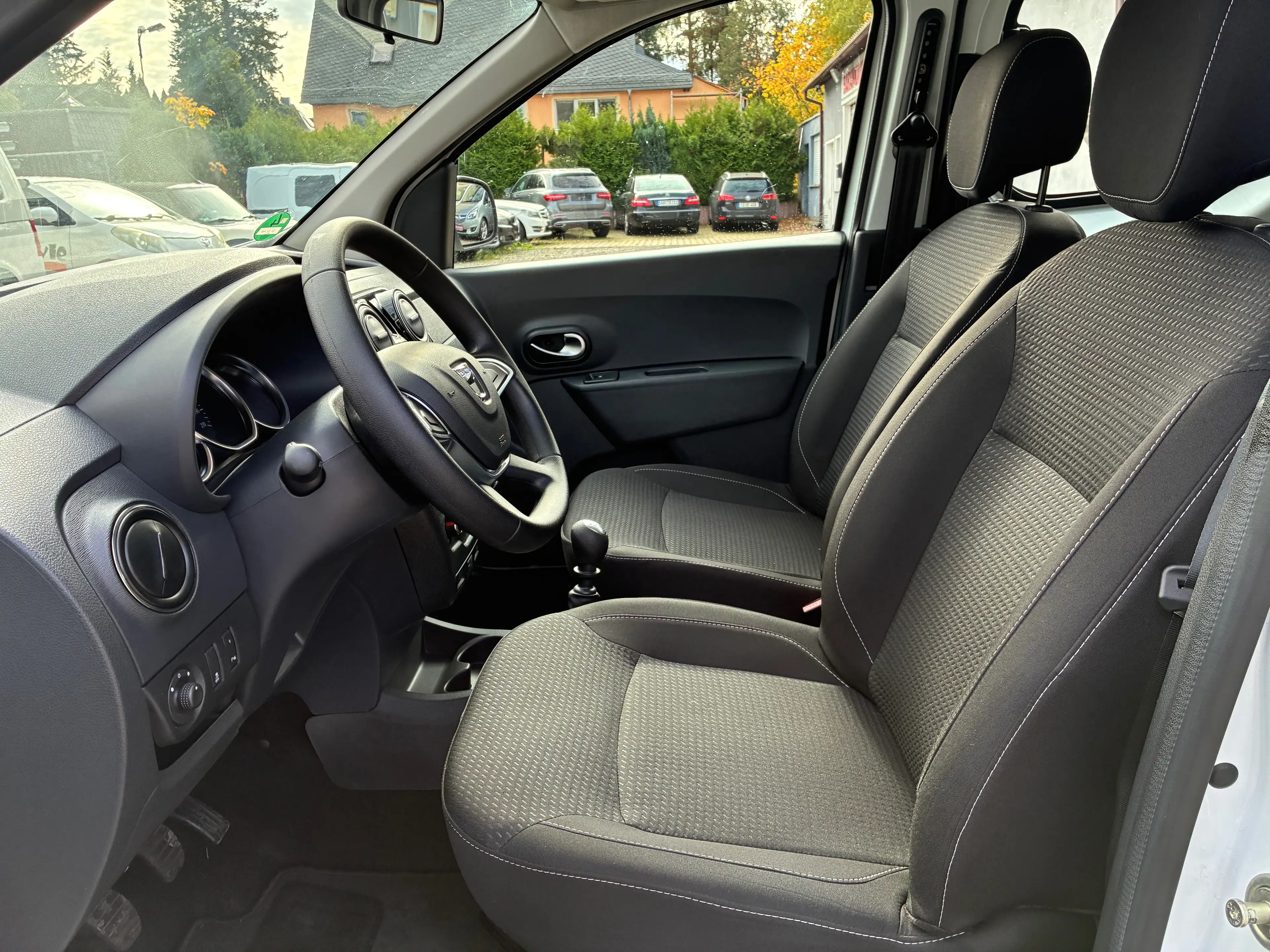 Dacia Dokker Comfort / 1. Hand / org. 27000 km / MwSt. ausweisbar — photo 9