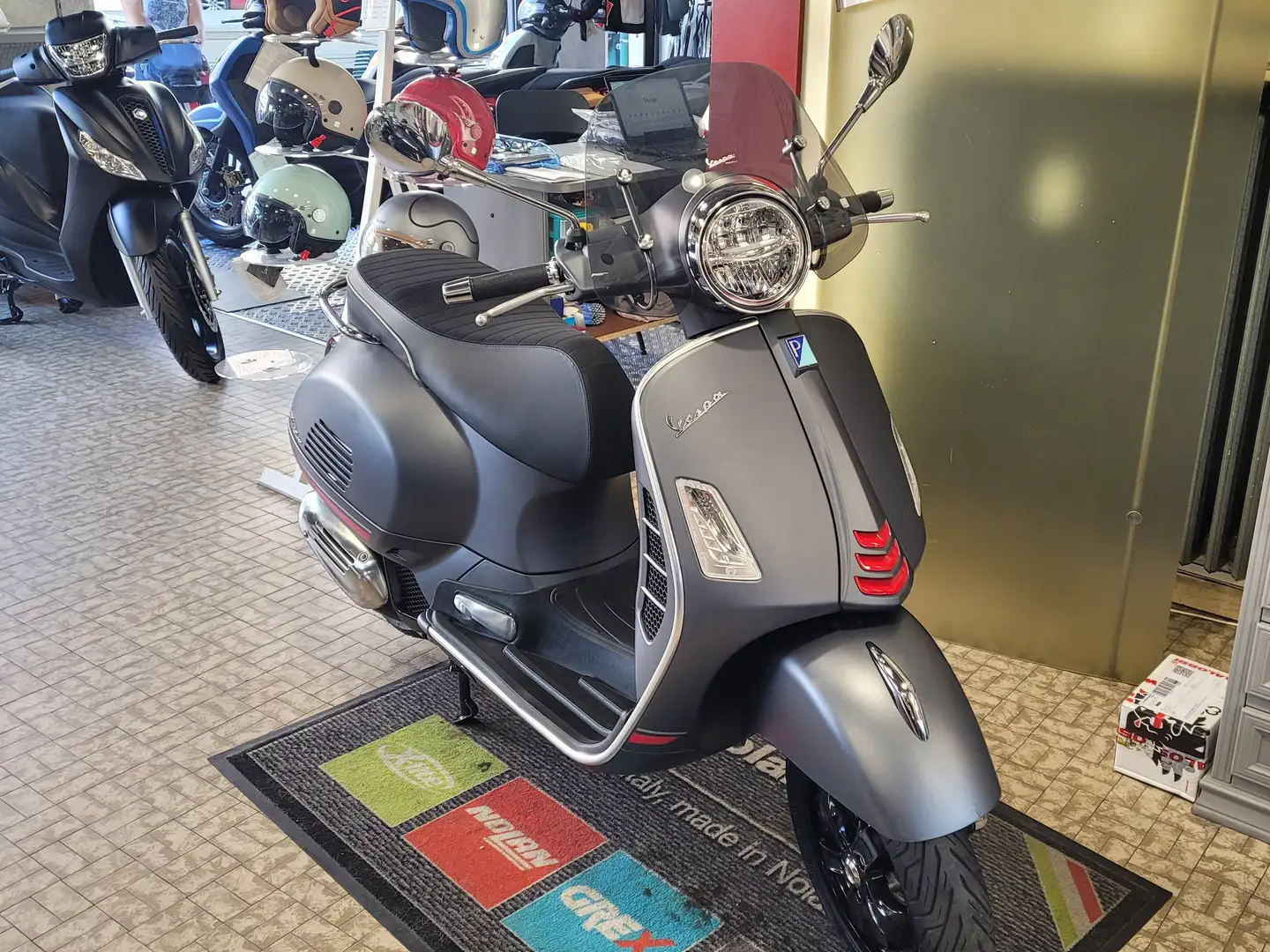 Vespa GTS Super Sport 125 Sport Abs/Asr Gris - 2