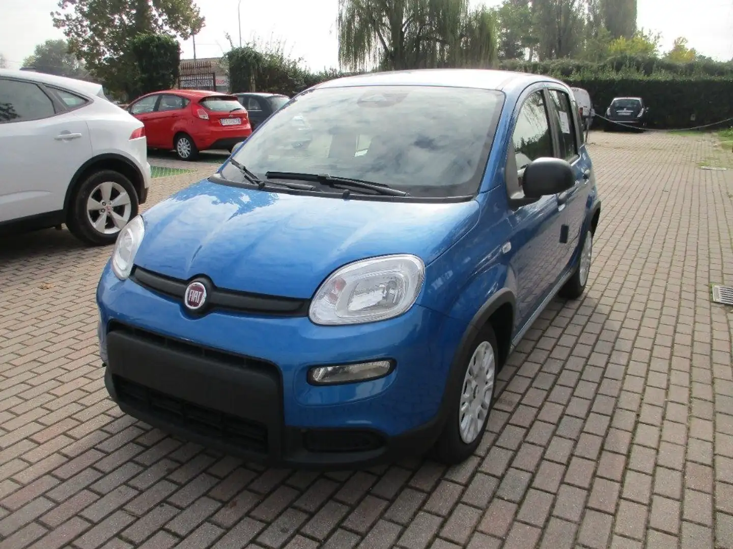 Fiat Panda 1.0 FireFly S&S Hybrid Panda Pack City Blau - 2