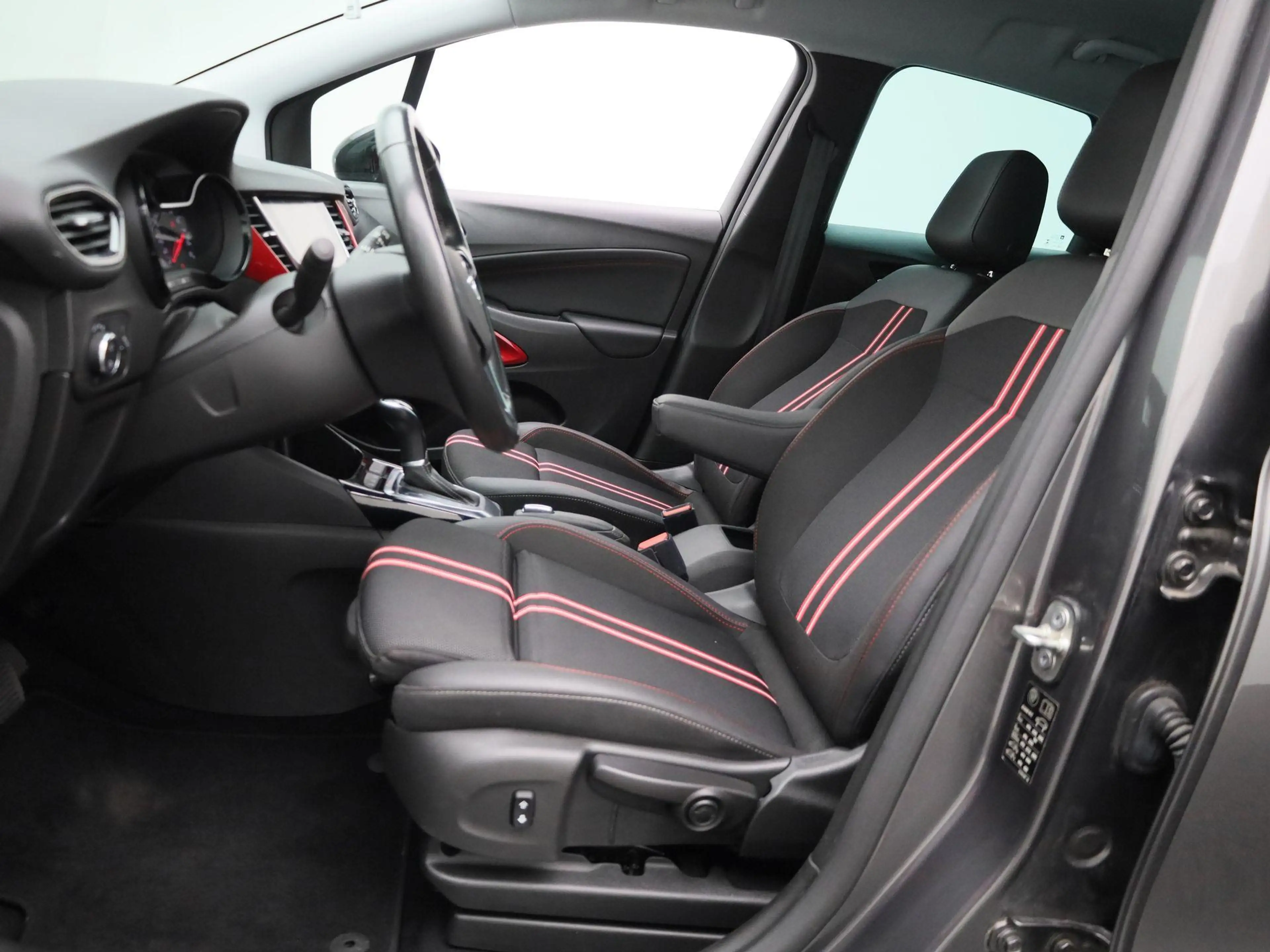 Opel Crossland 1.2 96kW Turbo S/S Auto GS Line — photo 10