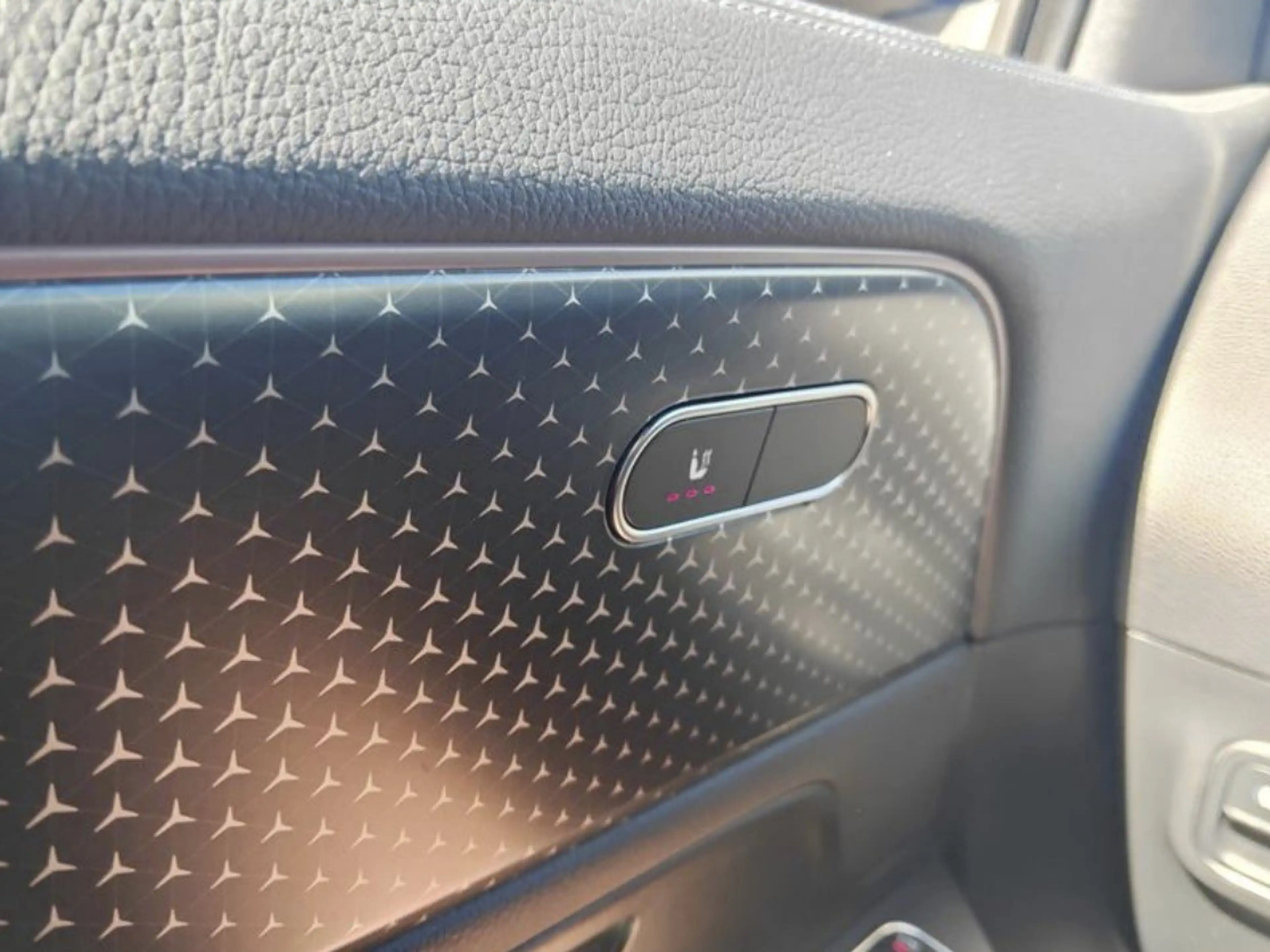 Mercedes-Benz EQA 300 4M Progres Advan+ DISTRO Hifi AHK Kamera — photo 15
