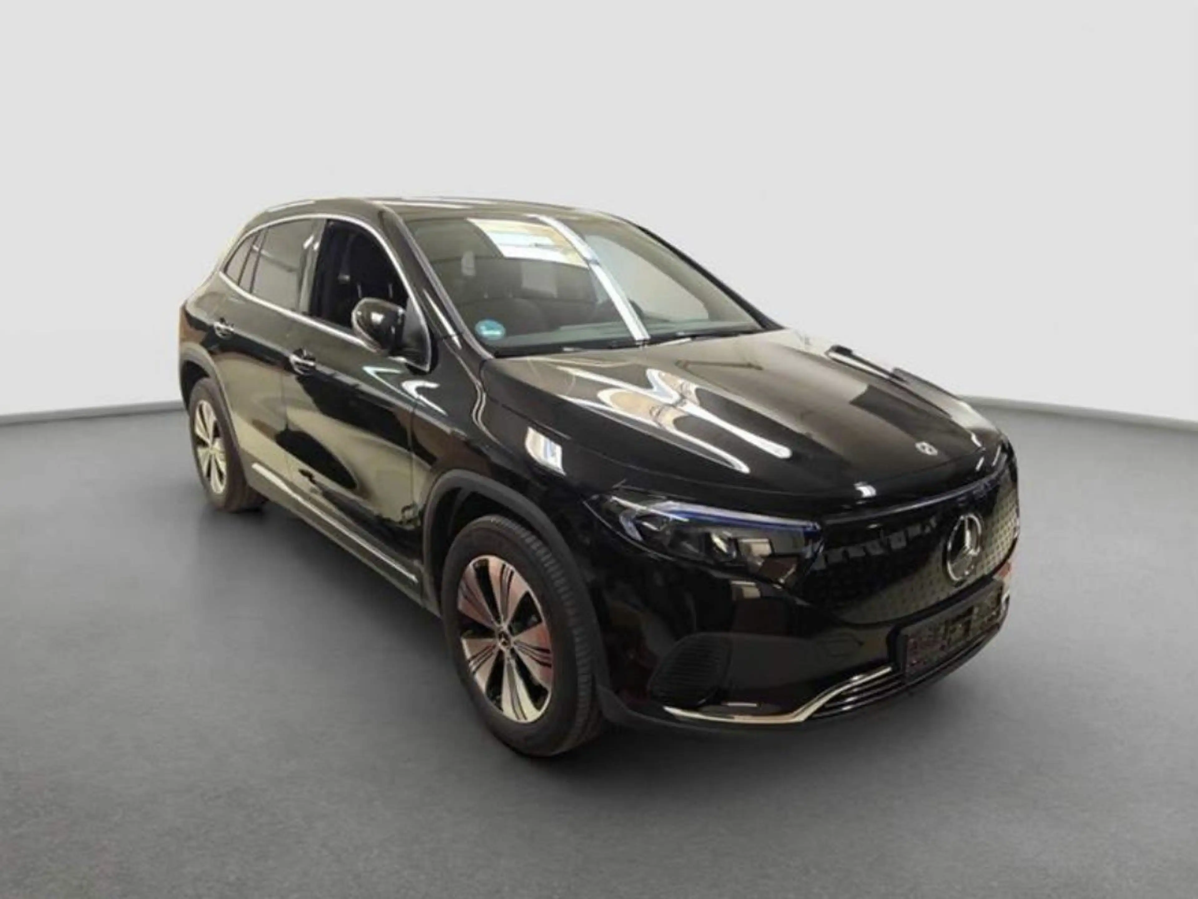 Mercedes-Benz EQA 300 4M Progres Advan+ DISTRO Hifi AHK Kamera — photo 4