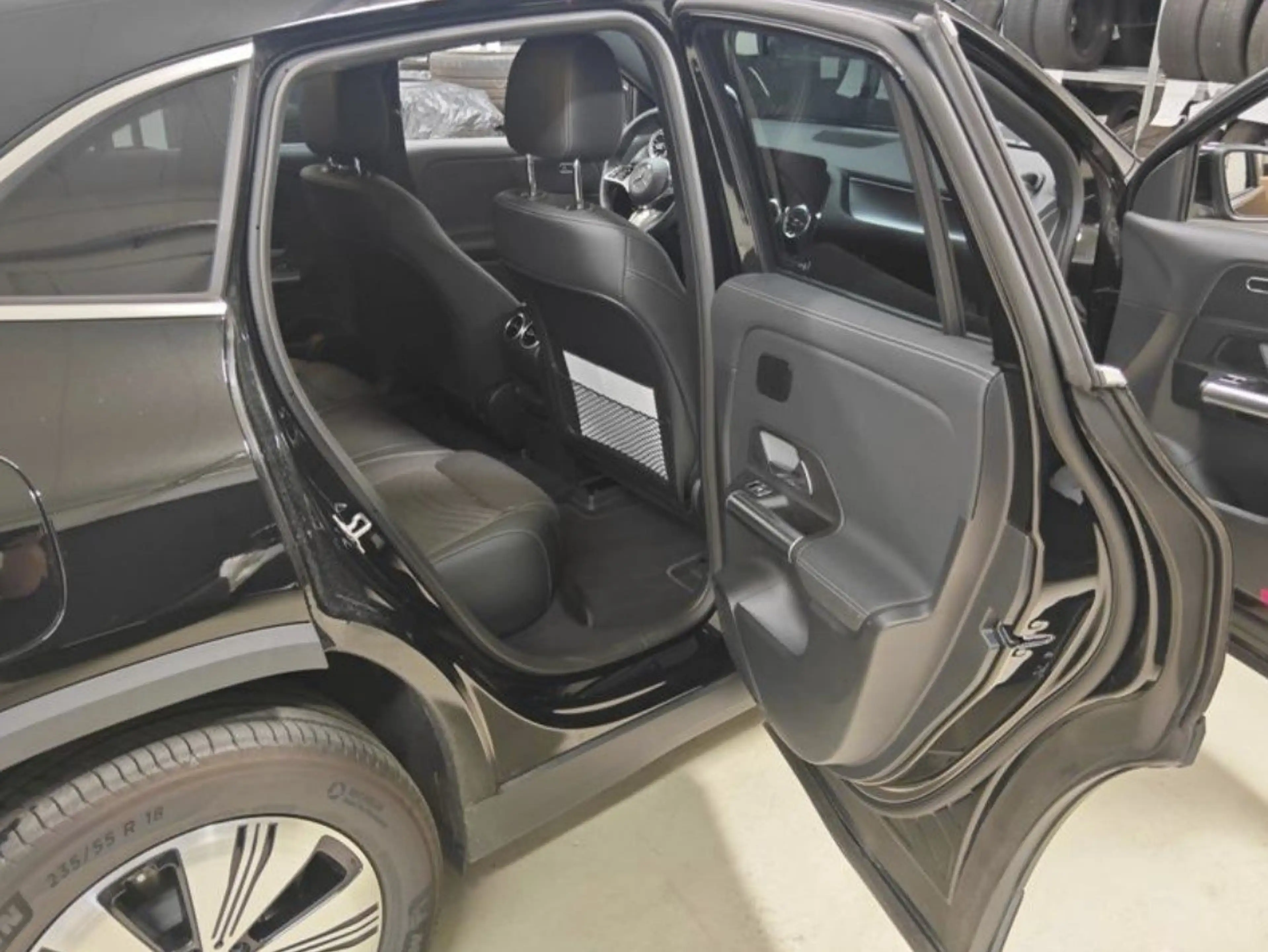 Mercedes-Benz EQA 300 4M Progres Advan+ DISTRO Hifi AHK Kamera — photo 12
