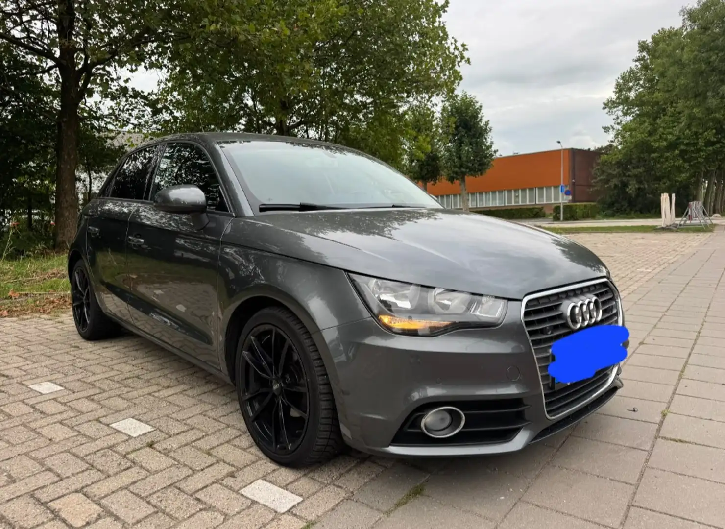 Audi A1 Sportback 1.6TDI Ambition - 2