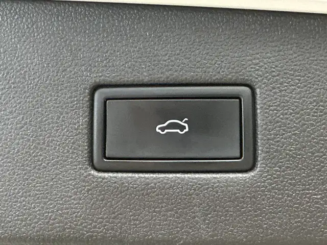 Volkswagen Tiguan Allspace view 7