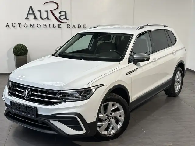 Volkswagen Tiguan Allspace view 2
