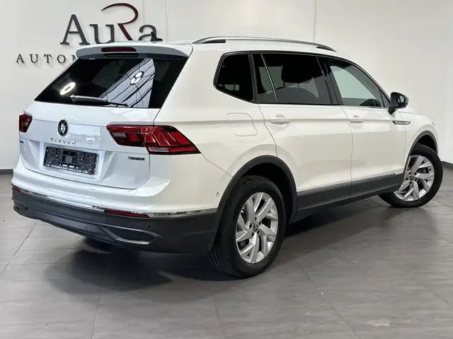 Volkswagen Tiguan Allspace view 4