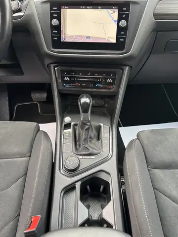Volkswagen Tiguan Allspace view 12