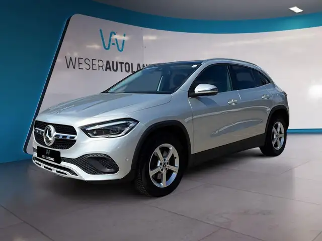 Mercedes-Benz GLA 200 d Style MULTIBEAM PANO RFK 8 Fach Bereift