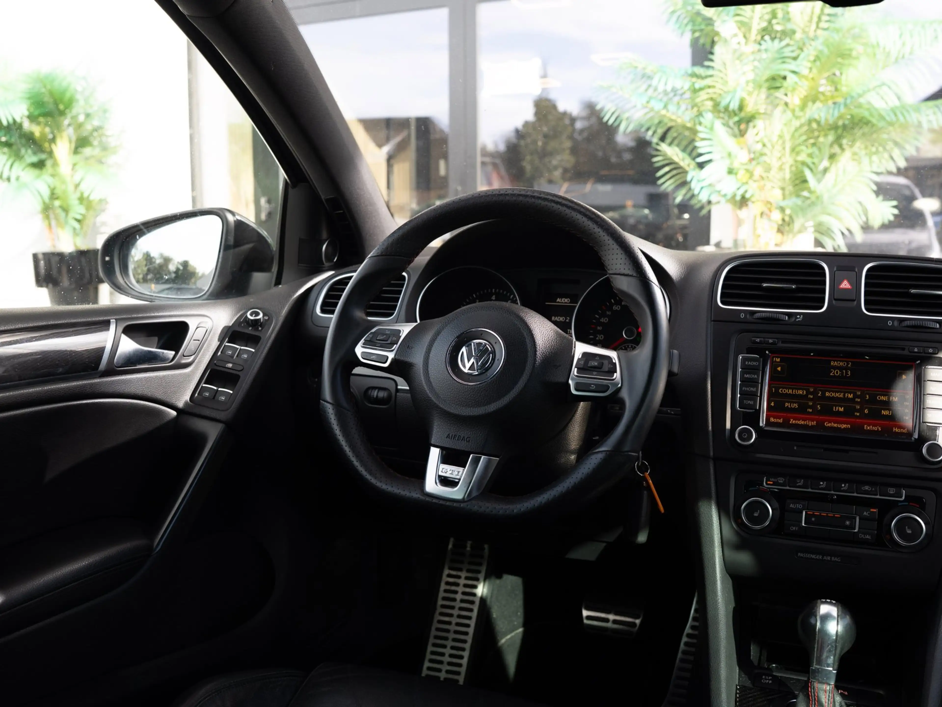 Volkswagen Golf GTI Volkswagen|Camera|PDC|Xenon-Led 2.0 — photo 32