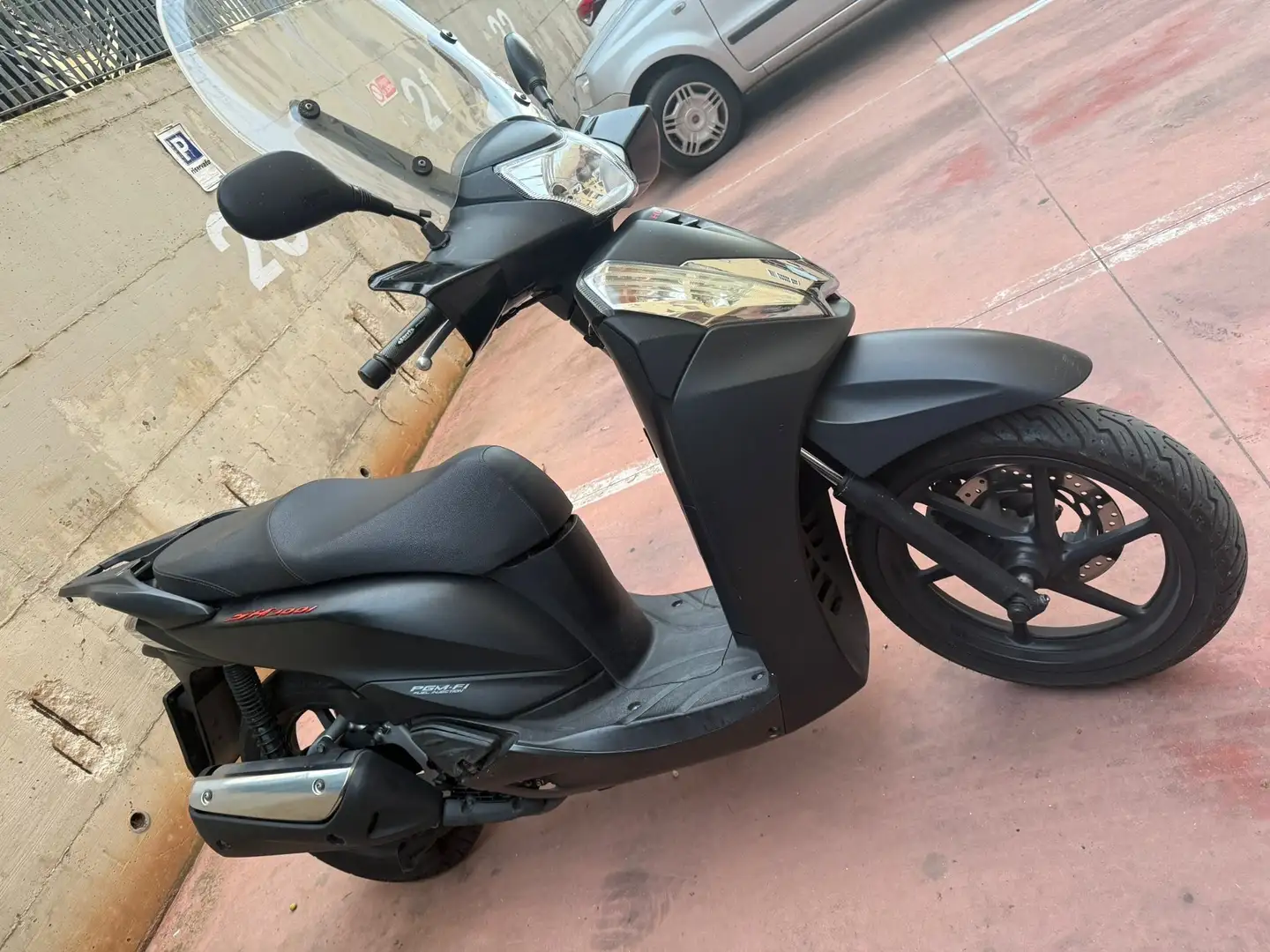 Honda SH 300 sport - 1