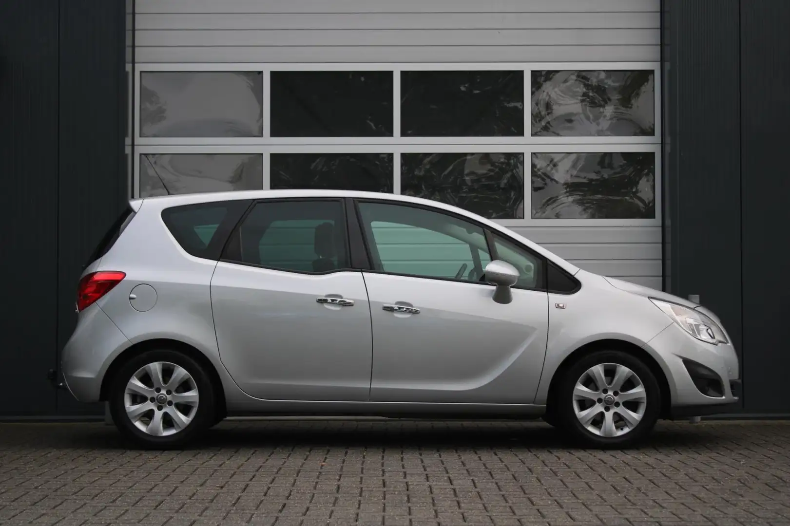 Opel Meriva 1.4 Turbo Business+ 120pk Clima/Cruise/Bluetooth/P Gris - 2