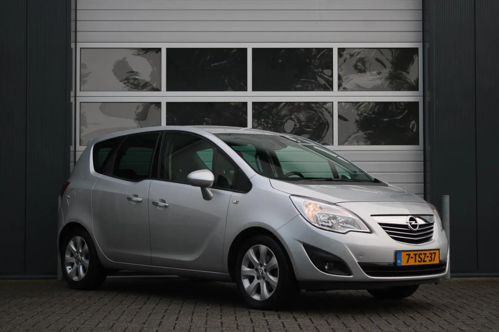 Opel Meriva 1.4 Turbo Business+ 120pk Clima/Cruise/Bluetooth/P Gris - 1
