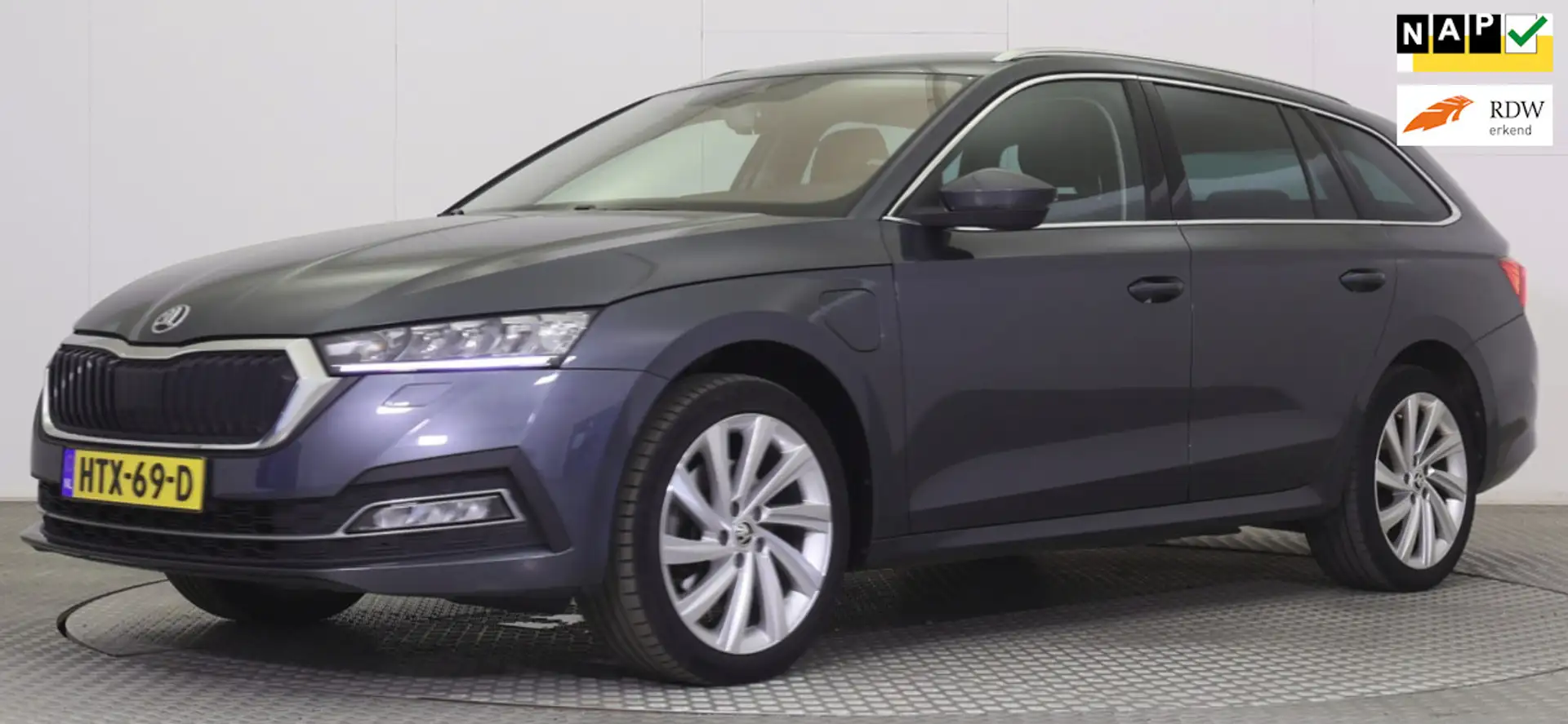 Skoda Octavia Combi 1.4 TSI PHEV 204PK BUSINESS EDITION CAMERA V Gris - 1