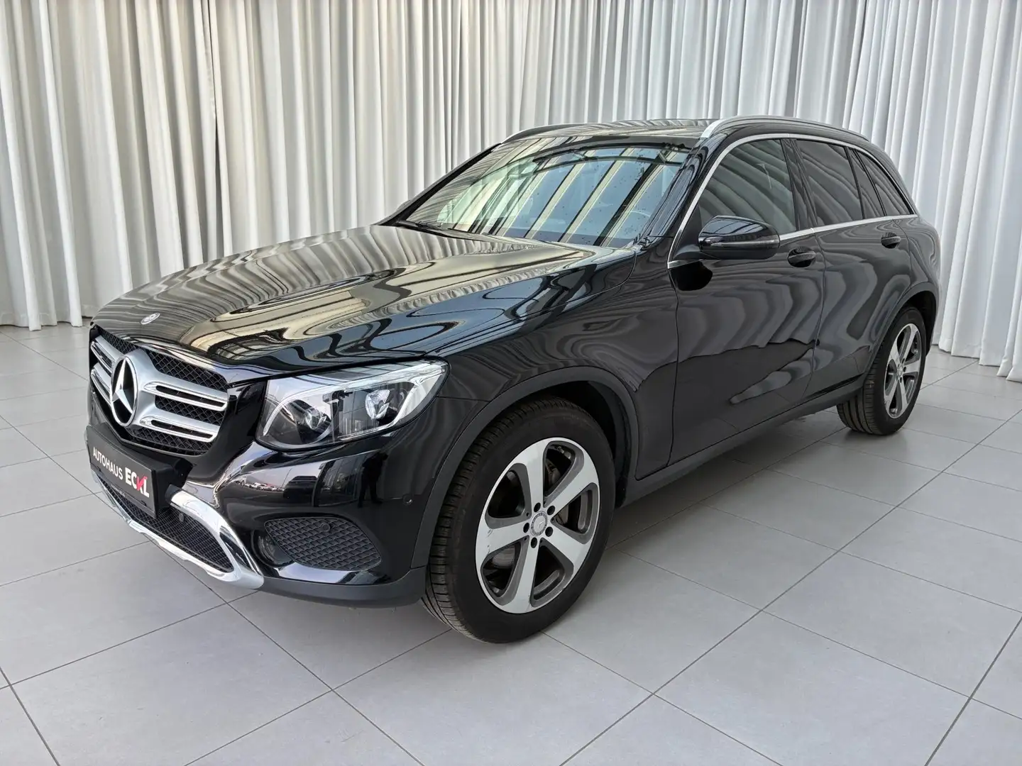Mercedes-Benz GLC 220 d 4MATIC Schwarz - 2