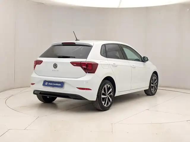 Volkswagen Polo view 4