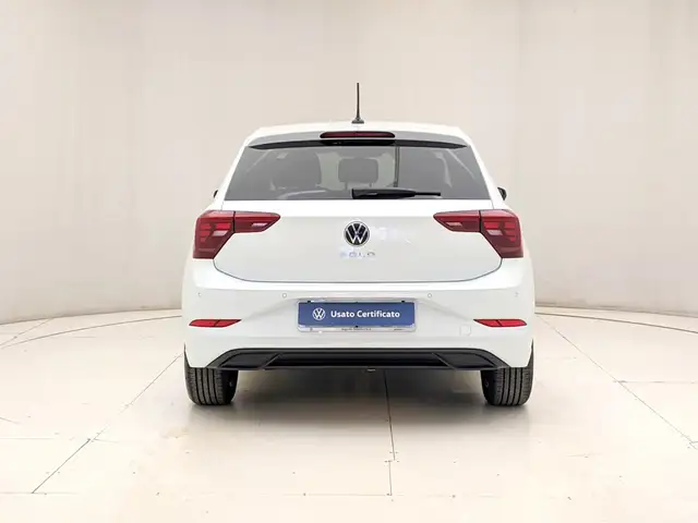 Volkswagen Polo view 5