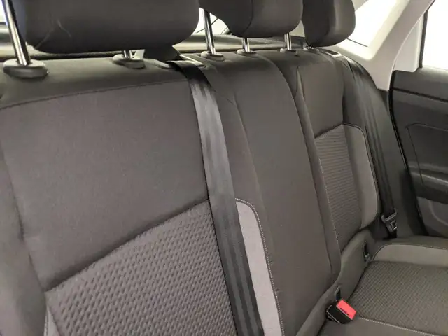 Volkswagen Polo view 8
