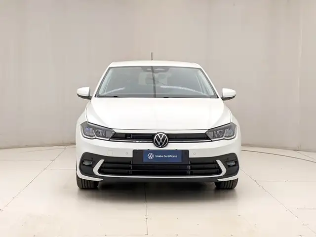 Volkswagen Polo view 2