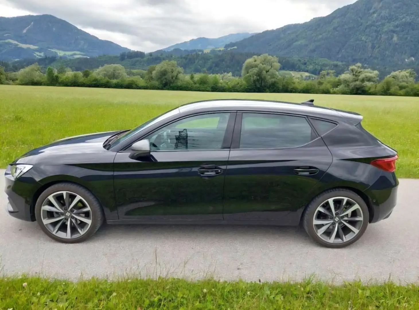 SEAT Leon Leon 1,5 TSI ACT FR FR Schwarz - 2