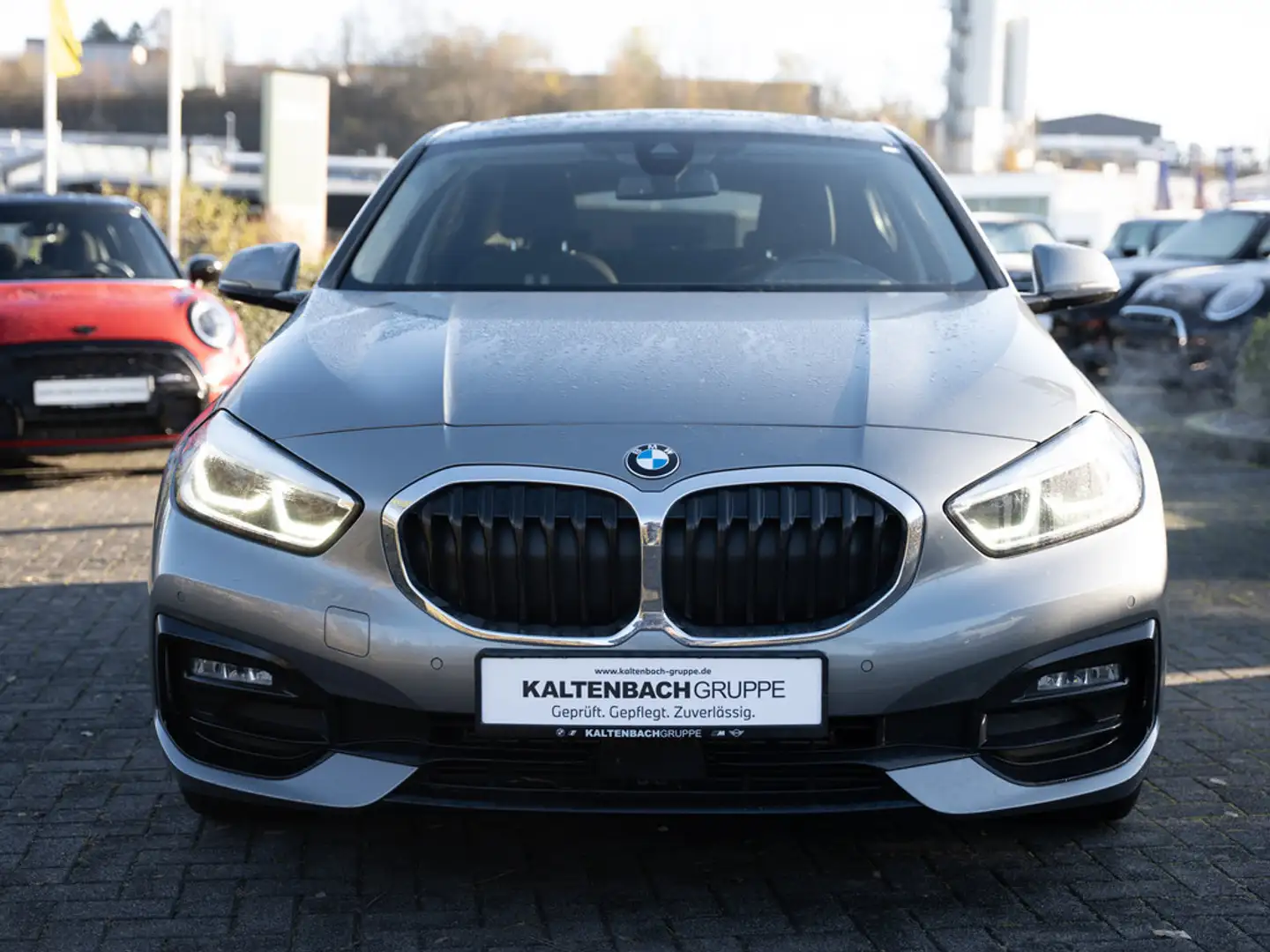 BMW 118 i Sport Line PANO LED W-LAN NAVI SHZ PDC Gris - 2