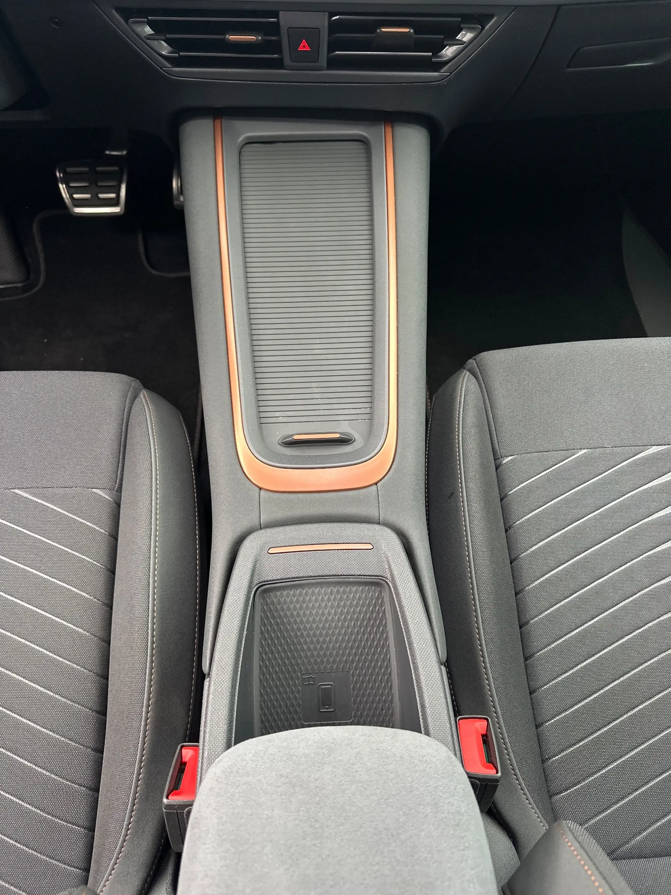 CUPRA Born 150kW/58kWh NAV+LED+18ZOLL+KEYLESS+DAB+1HD — photo 13