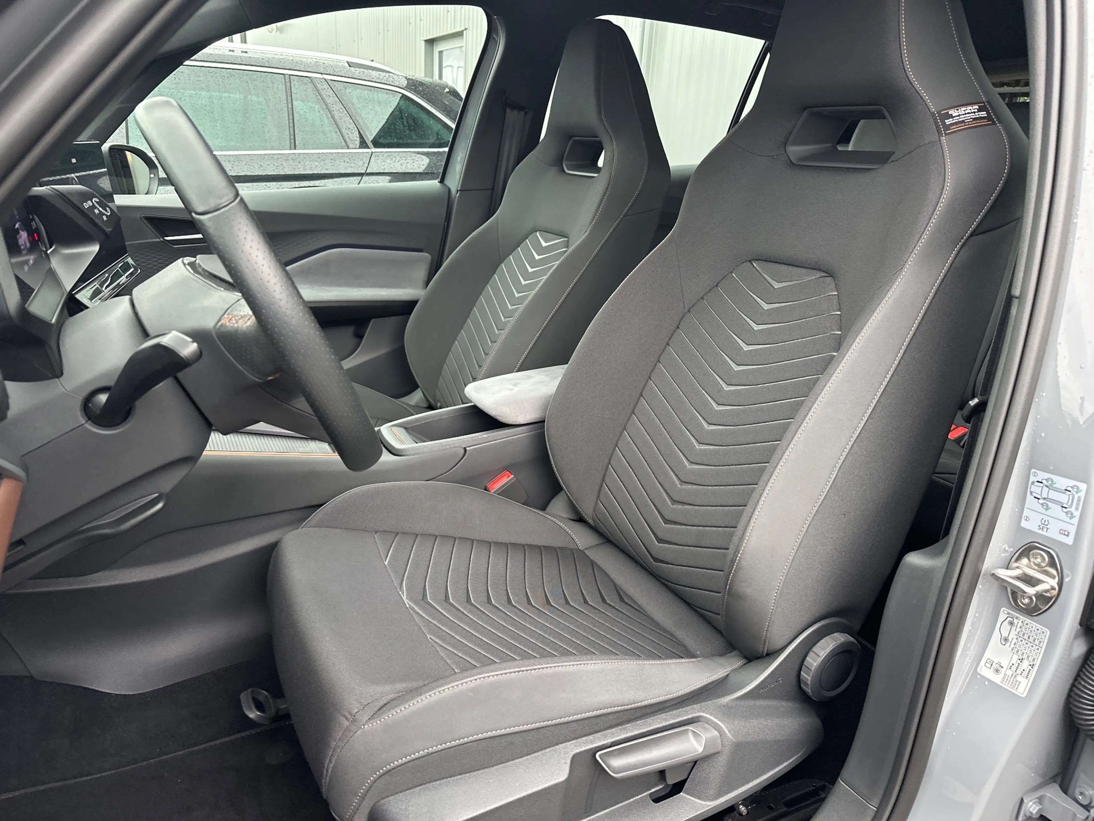 CUPRA Born 150kW/58kWh NAV+LED+18ZOLL+KEYLESS+DAB+1HD — photo 8