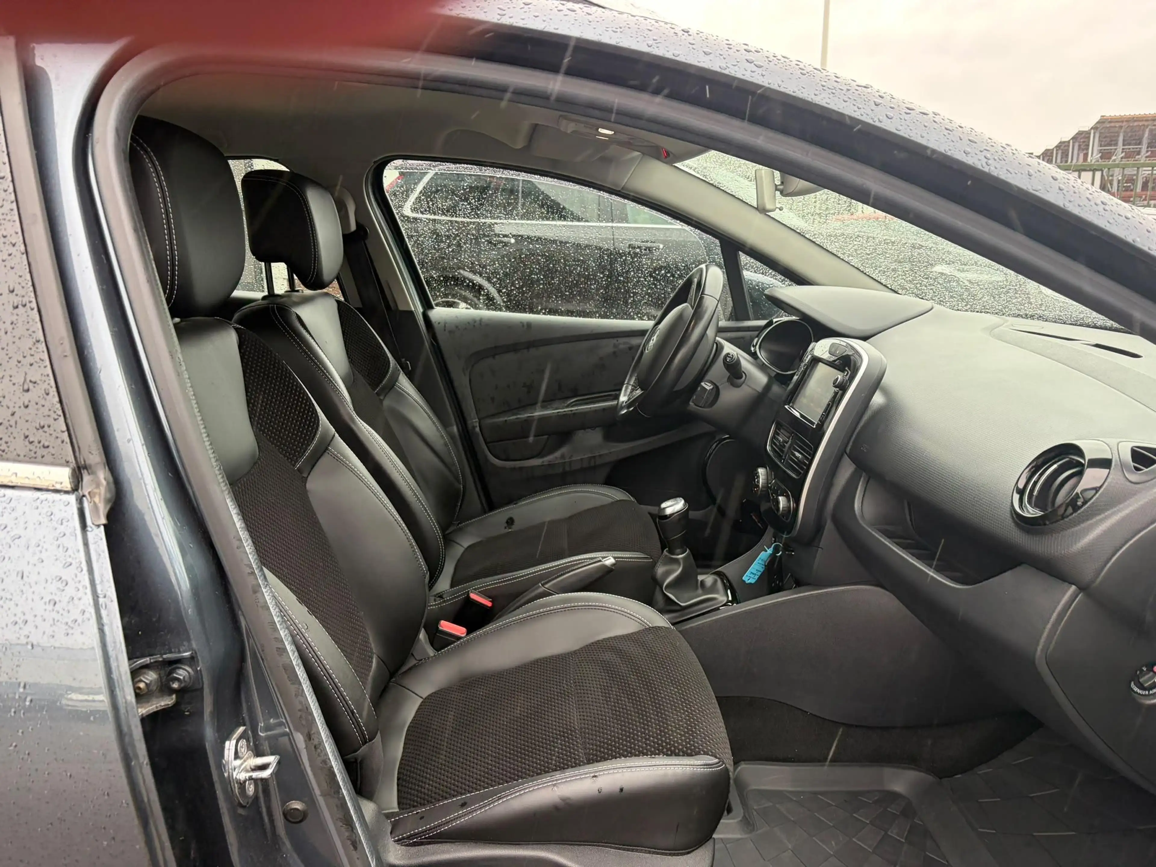 Renault Clio Estate 0.9 TCe Intens Clima, cruise, camera, pdc a — photo 11