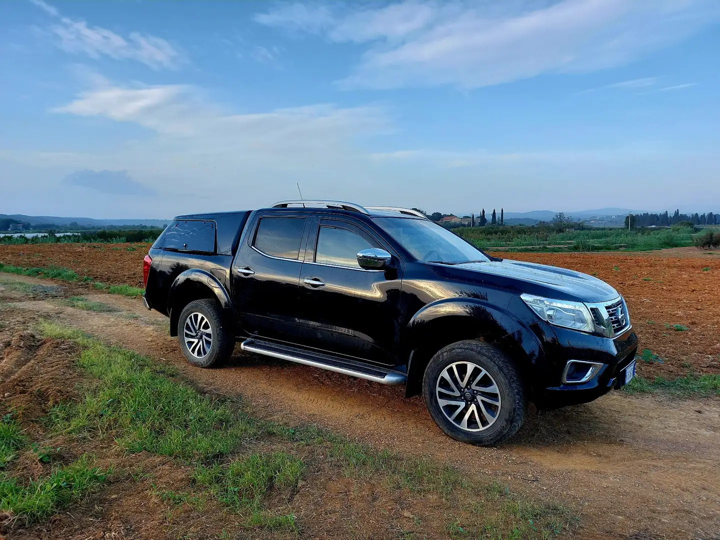 Nissan Navara 2.3 dci d.cab Tekna 4wd 190cv - 2