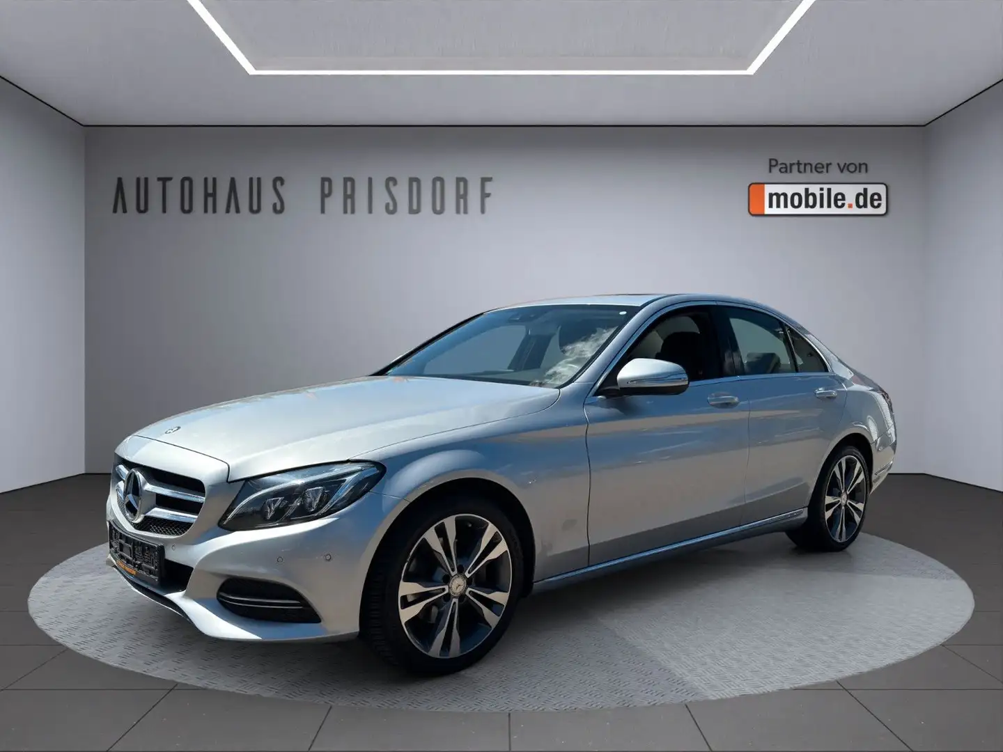 Mercedes-Benz C 220 d BlueTec 7G-Tronic/LED/Pano/Navi/Klima Ezüst - 1