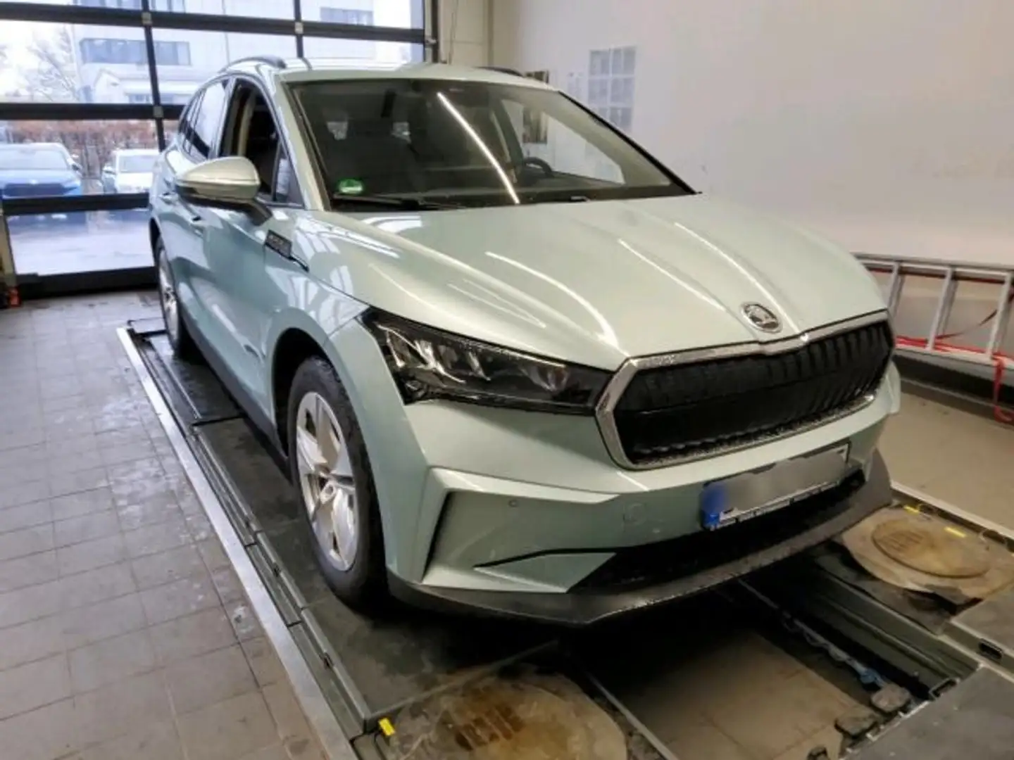 Skoda Enyaq iV 50 LOFT LED+NAVI+ACC+SHZ+KAMERA *9tkm* Argent - 2