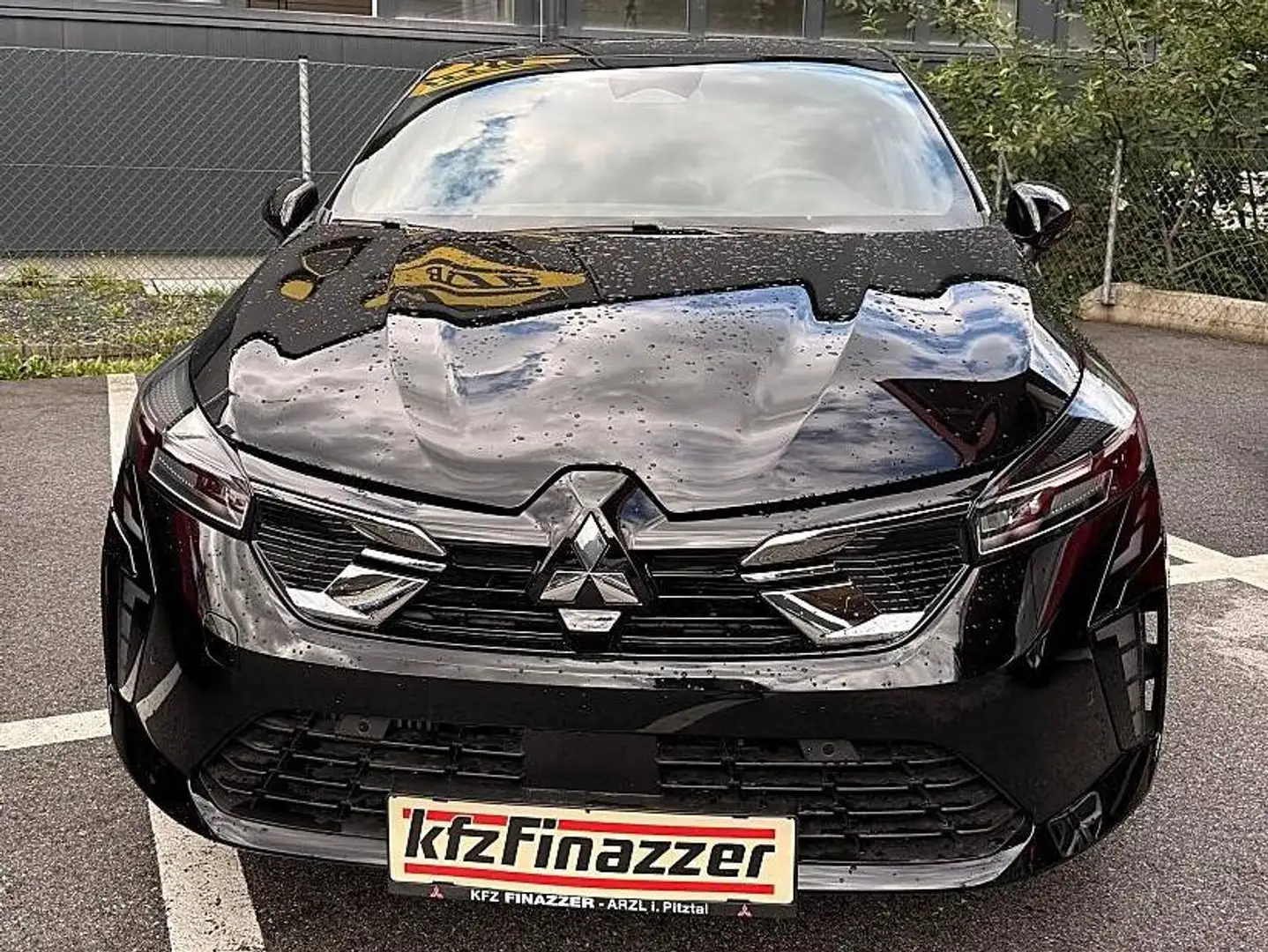 Mitsubishi Colt Intense Schwarz - 2
