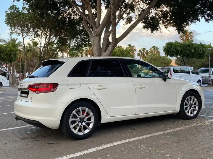 Audi A3 Sportback 1.6 TDI CD Adrenalin 2015, foto 3