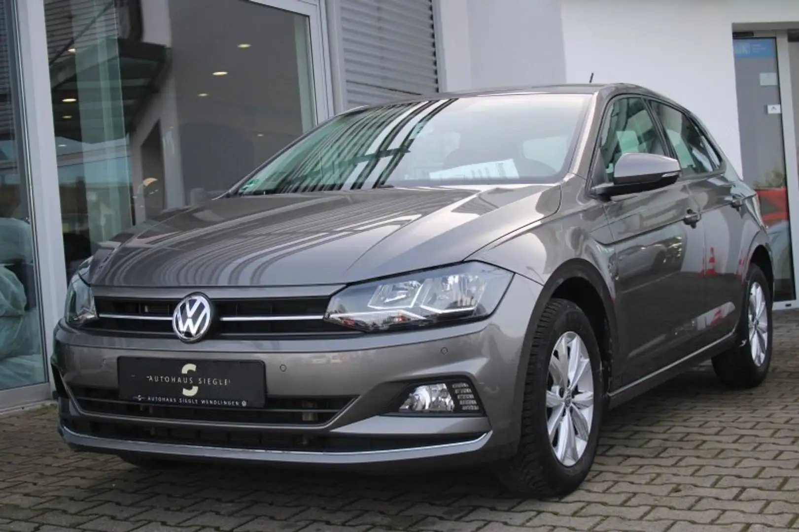 Volkswagen Polo 1.0 TSI Highline DSG Navi Parktronic Sitzheizung A Grau - 2