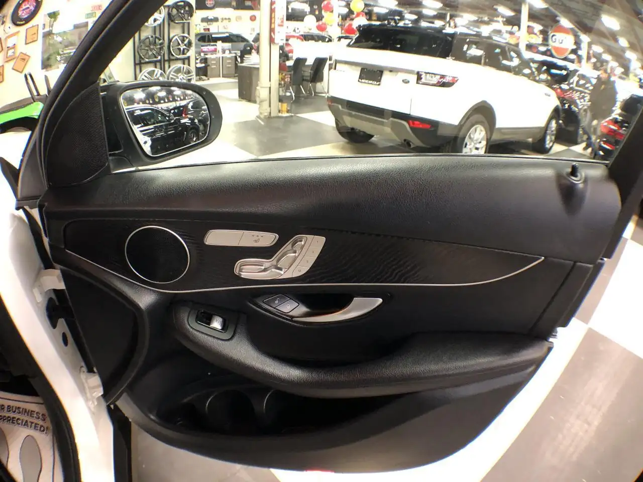 Mercedes-Benz GLC снимка Mercedes-Benz GLC