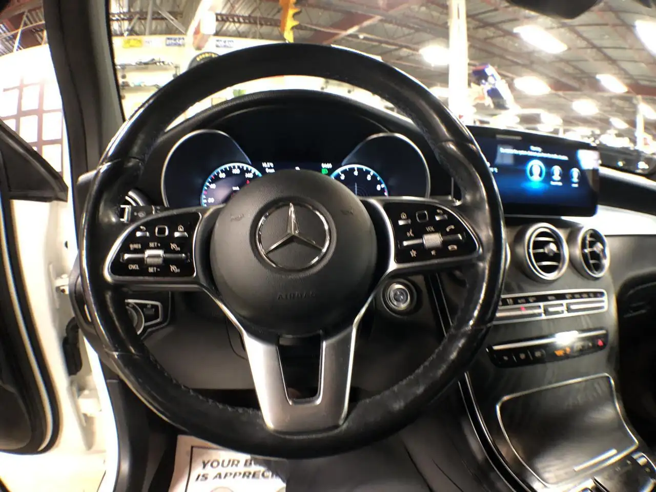 Mercedes-Benz GLC снимка Mercedes-Benz GLC