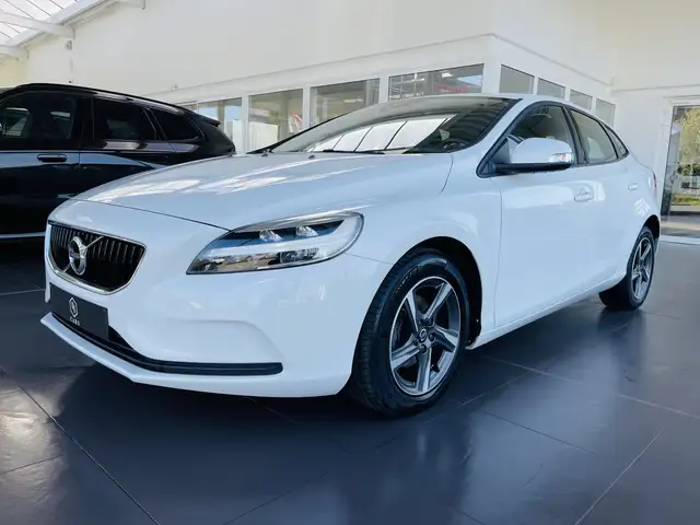 Volvo V40 2.0D *** GARANTIE + LED + GPS + AIRCO ***