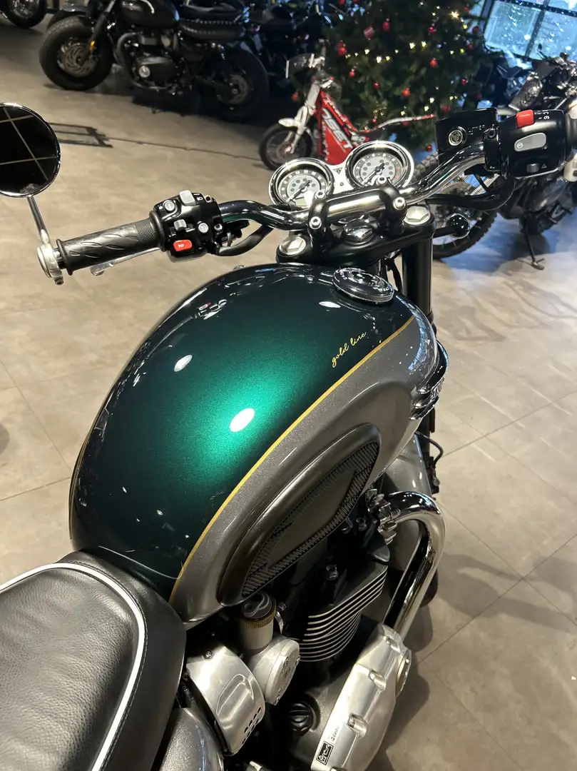 Triumph Bonneville T120 Vert - 2