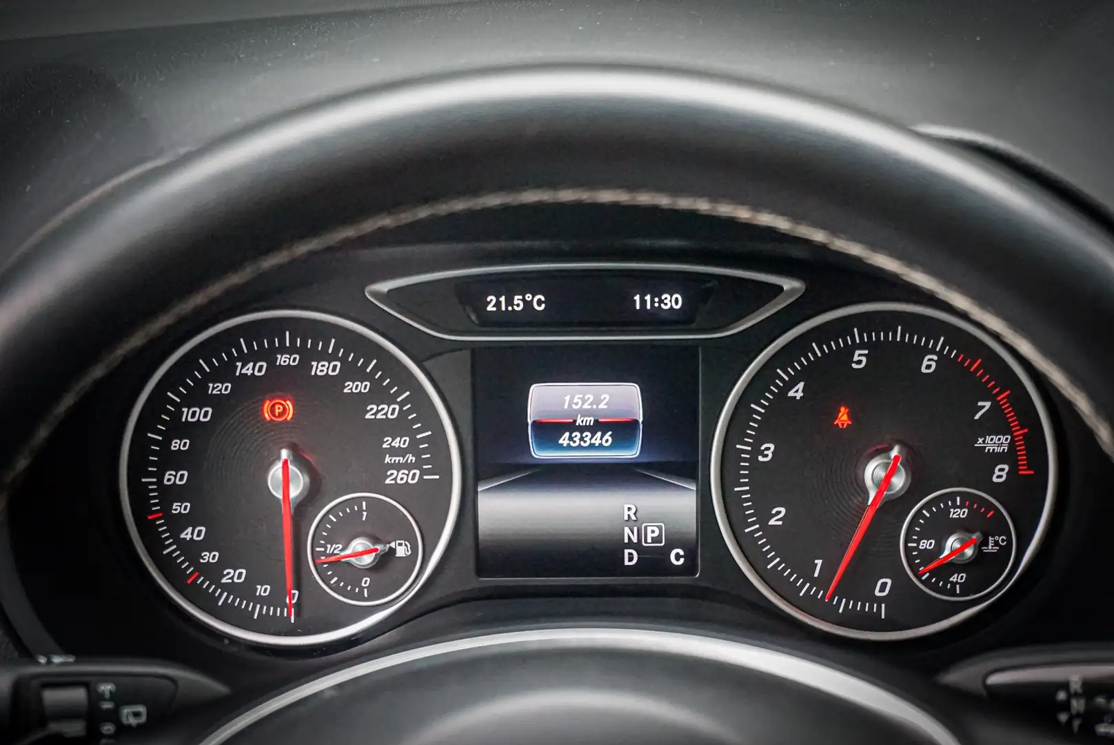 Mercedes-Benz B 180 BlueEFFICIENCY Urban Automatik 1.Hand LED Blanc - 2