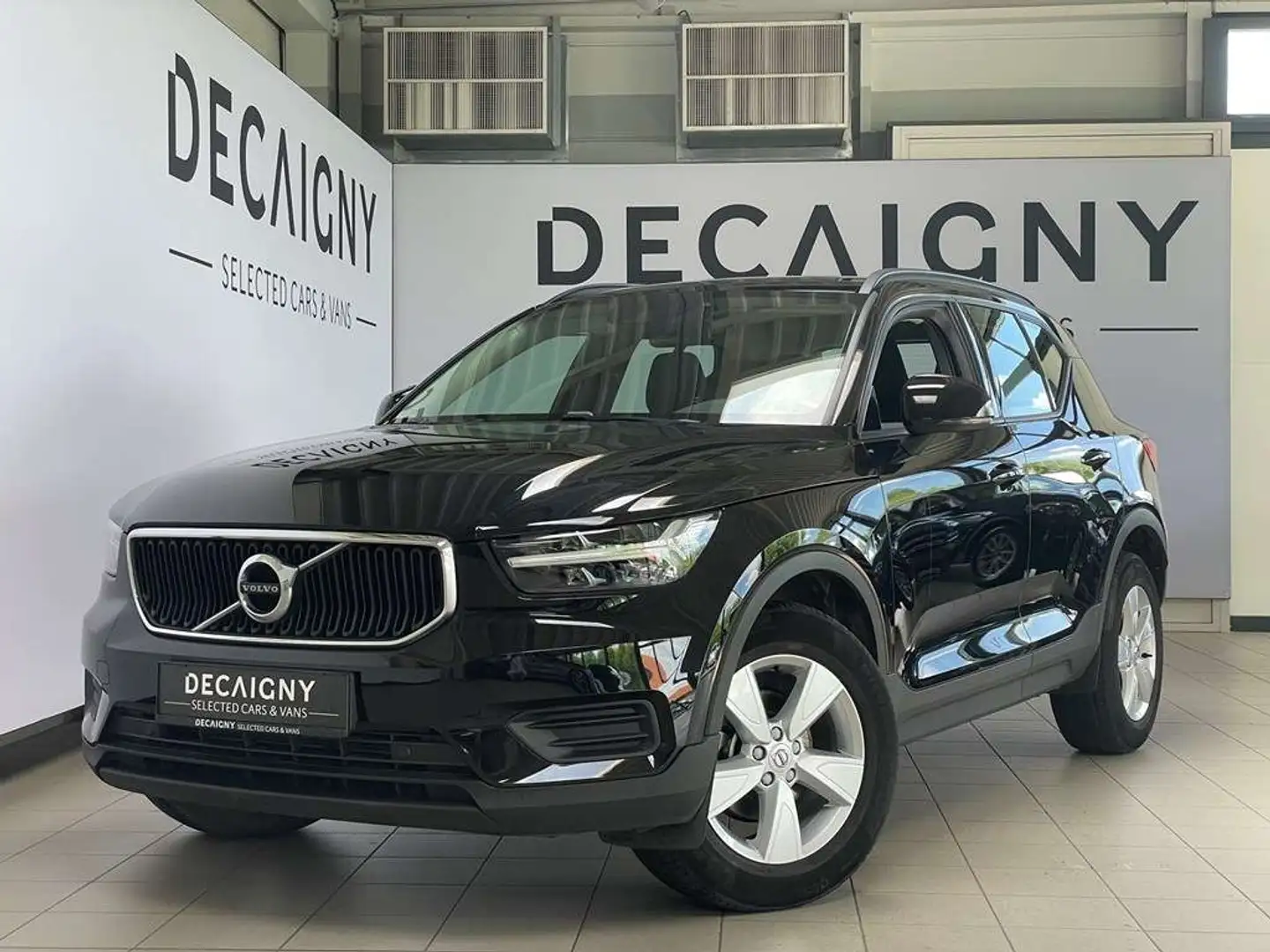 Volvo XC40 1.5 T2 Momentum *App Connect*Sensoren achter*Digit Noir - 1