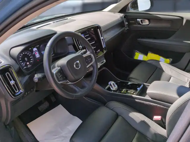 Volvo XC40 view 13