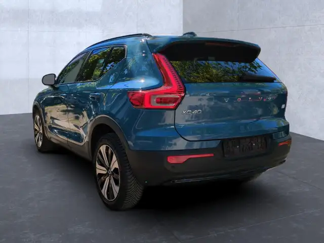 Volvo XC40 view 5