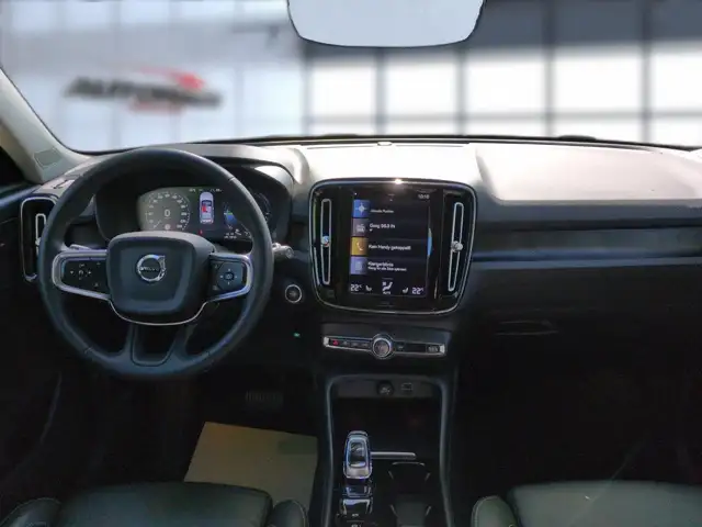Volvo XC40 view 14