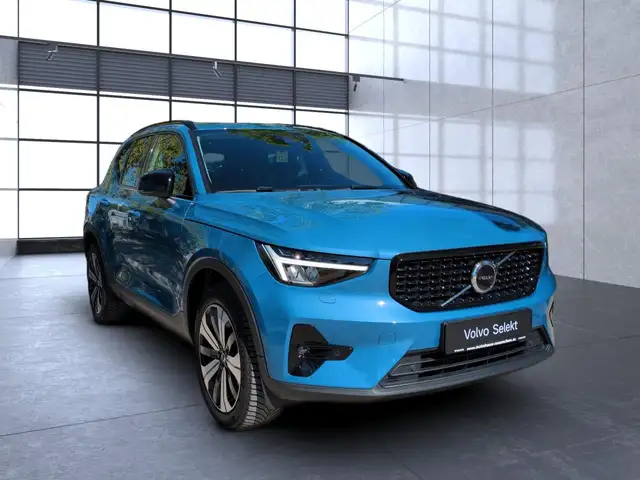 Volvo XC40 view 8